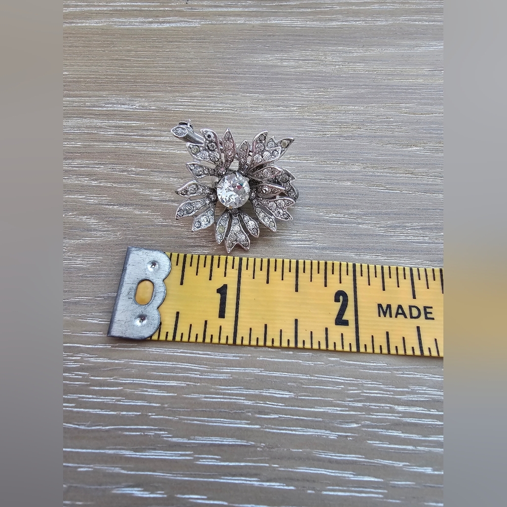 Vintage Christian Dior by Kramer Rhinestone Floral Brooch 1950 Collector's Piece - Picture 3 of 3